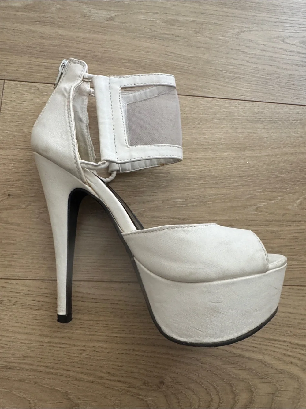 Charlotte Russe sleek white